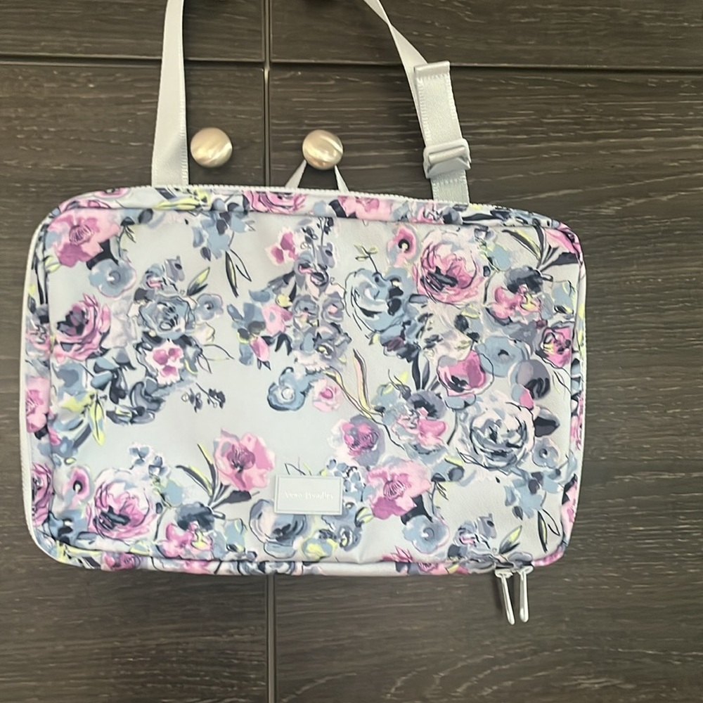 Sold‼️‼️ Like New Vera Bradley Blue & Lilac Rose Hanging Toiletries Travel Bag - Picture 1 of 12